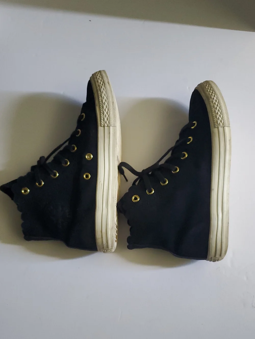 Converse Chuck Taylor All Stars Black Suede High-Top Scalloped Size Youth 3